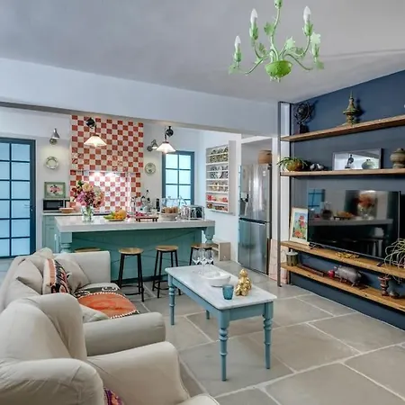 Alma Loca Syros ארמופוליס