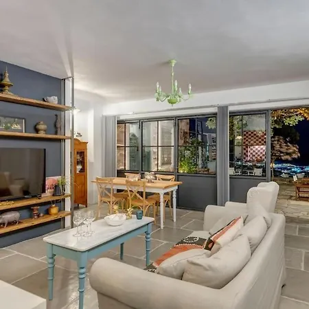 בית נופש Alma Loca Syros *